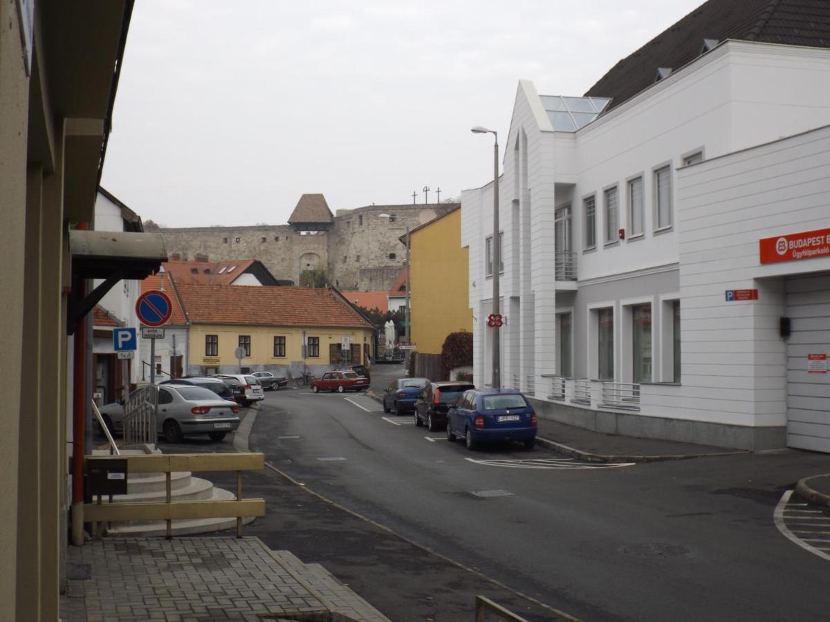 Vitalis Apartman Eger Exterior photo